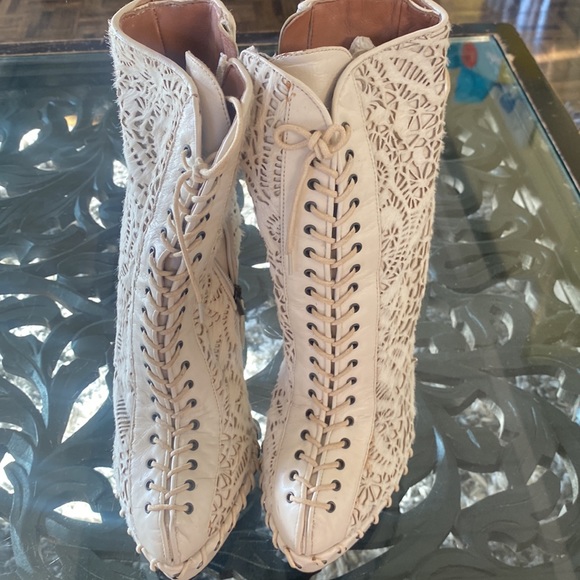 ALAIA stunning Calf Hair Embossed Booties - Picture 3 of 6